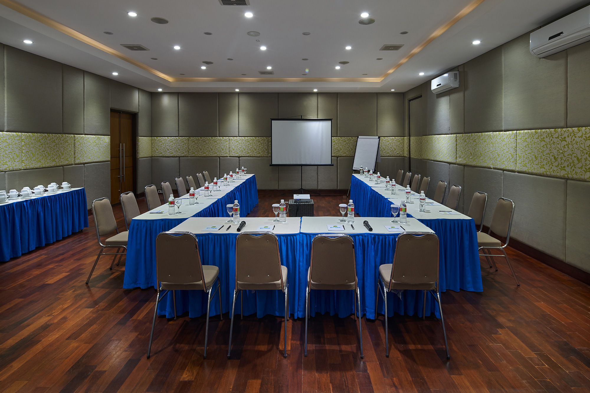 U-shape meeting setup with projector at Praja Hotel Bali